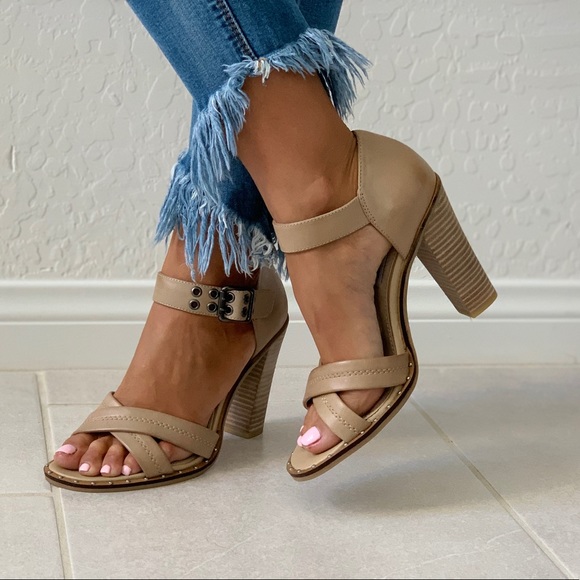 The Perfect Nude City Chic Block Heel Sandal - Picture 7 of 8